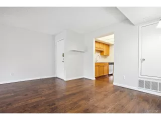 Photo #5: 4932207 Listing