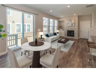 Photo #2: 4933049 Listing 