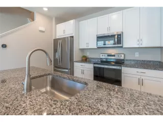 Photo #5: 4933049 Listing 