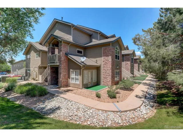 MLS: 4937788 Condo For Sale