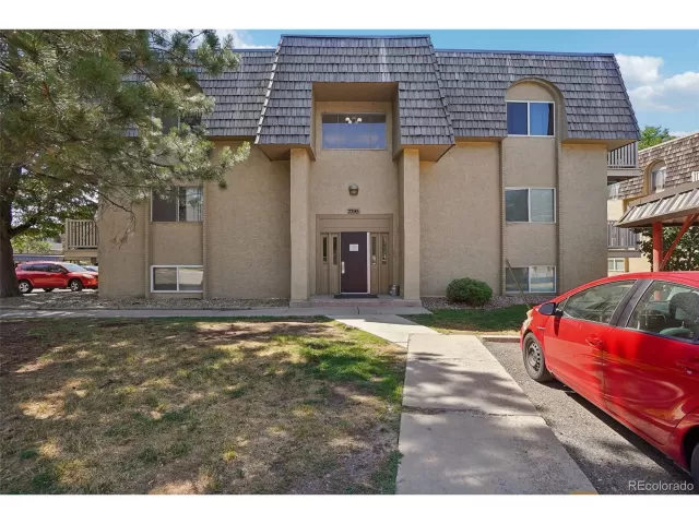 MLS: 4939591 Condo For Sale