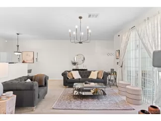 Photo #6: 4943522 Listing