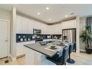 Photo #4: 4943756 Listing 