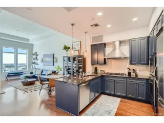 Photo #5: 4947736 Listing