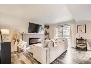 Photo #5: 4947919 Listing