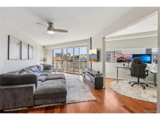 Photo #5: 4948323 Listing