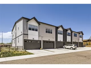 Photo #5: 4948382 Listing