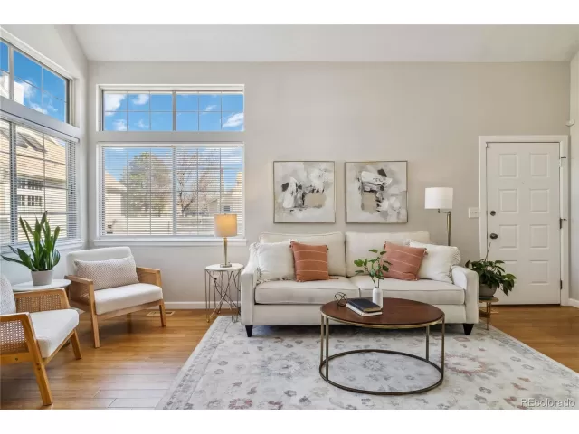 MLS: 4948663 Condo For Sale