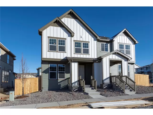 MLS: 4949156 Condo For Sale