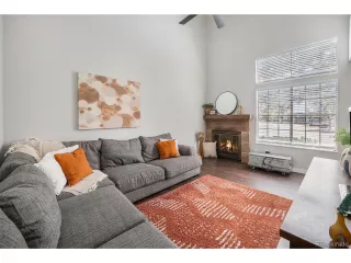 Photo #4: 4950707 Listing 