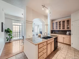 Photo #5: 4950733 Listing