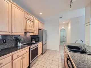 Photo #6: 4950733 Listing