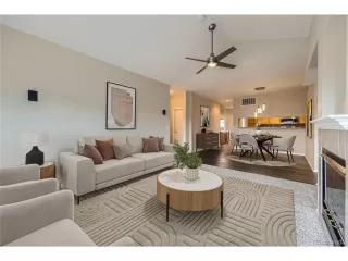 Photo #4: 4951643 Listing