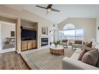 Photo #5: 4951643 Listing