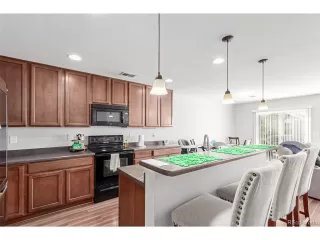 Photo #3: 4954320 Listing