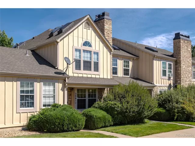 MLS: 4956947 Condo For Sale