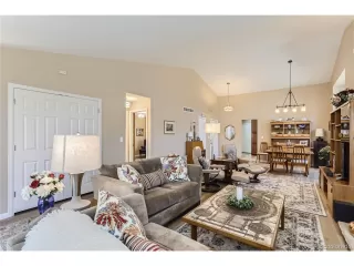 Photo #6: 4958385 Listing