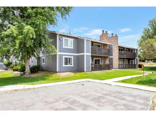 MLS: 4958955 Condo For Sale
