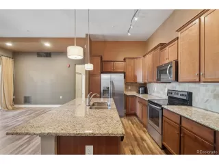 Photo #5: 4959053 Listing