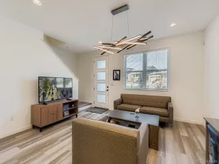 Photo #5: 4959331 Listing 