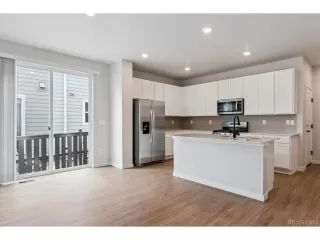 Photo #3: 4959898 Listing 