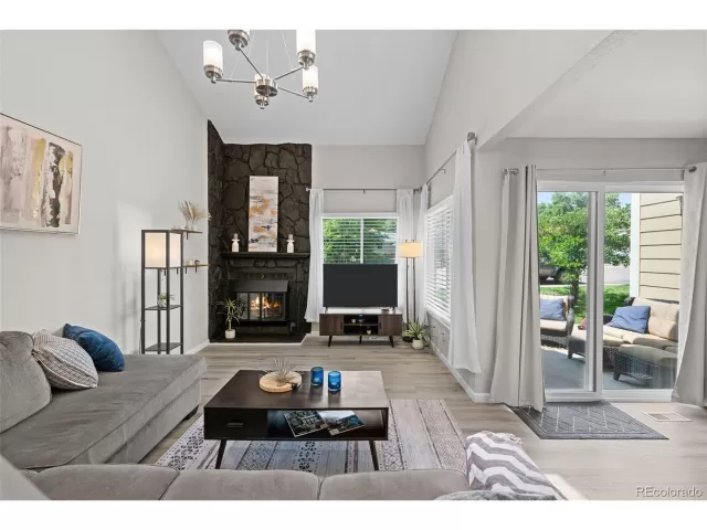 MLS: 4963362 Condo For Sale