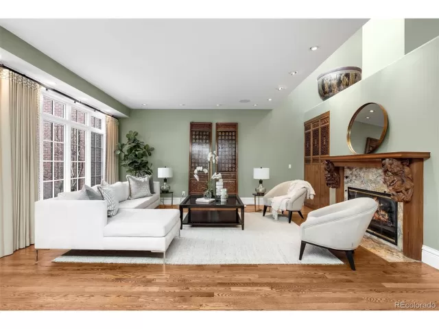 MLS: 4966807 Condo For Sale