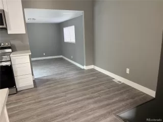 Photo #5: 4969324 Listing 