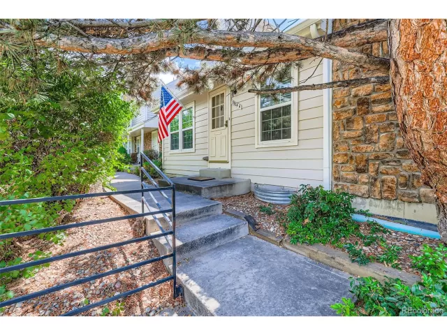 MLS: 4970535 Condo For Sale