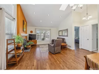 Photo #3: 4973587 Listing