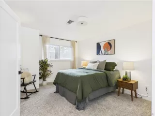 Photo #5: 4973741 Listing 