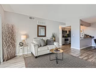 Photo #3: 4974076 Listing