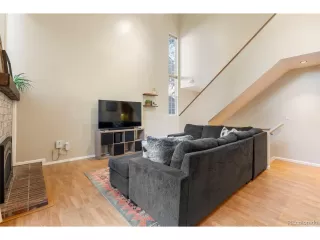 Photo #5: 4976660 Listing 