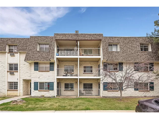 MLS: 4977323 Condo For Sale