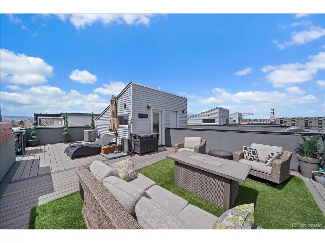 MLS: 4978992 Condo For Sale