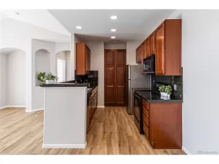 Photo #5: 4979096 Listing