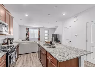 Photo #5: 4981549 Listing 