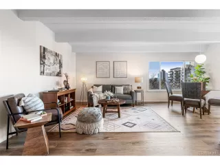 Photo #4: 4984282 Listing 