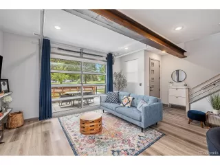 Photo #5: 4986350 Listing