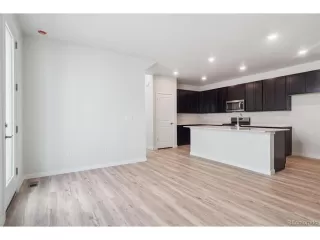Photo #2: 4987730 Listing