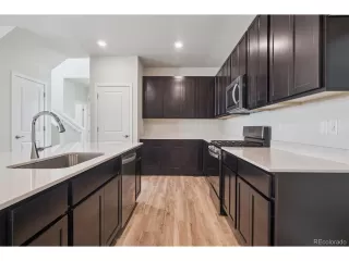 Photo #3: 4987730 Listing