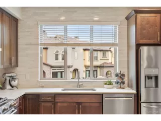 Photo #5: 4988537 Listing 