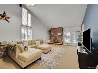 Photo #5: 4989195 Listing