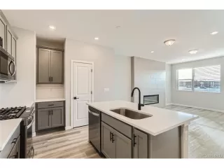 Photo #2: 4989316 Listing