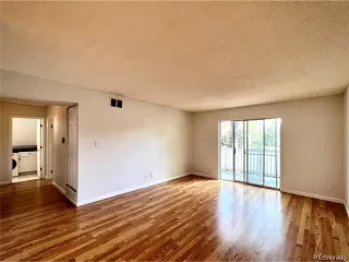 Photo #3: 4989617 Listing 