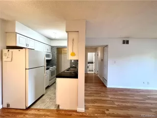 Photo #5: 4989617 Listing 