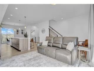 Photo #5: 4993844 Listing