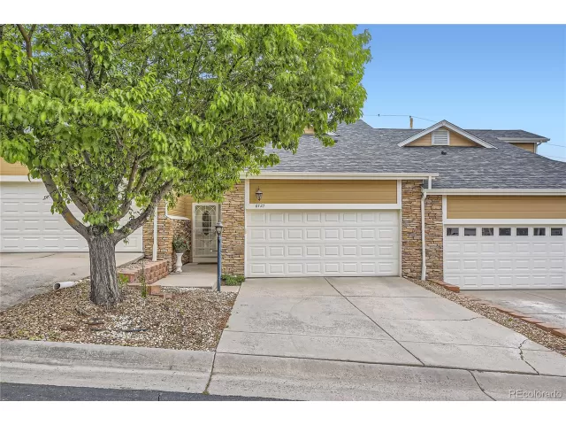 MLS: 4994550 Condo For Sale