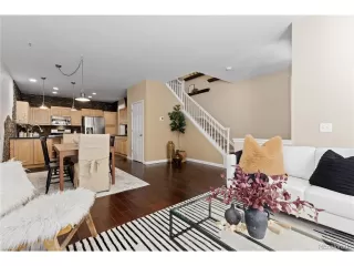 Photo #5: 4996185 Listing 