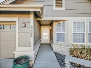 Photo #3: 4998460 Listing